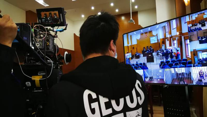 AI生成VS人工创意——邯郸县广告片拍摄公司的技术浪漫主义实践